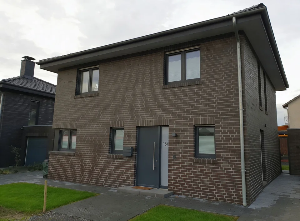 Außenansicht des Einfamilienhauses in Schale